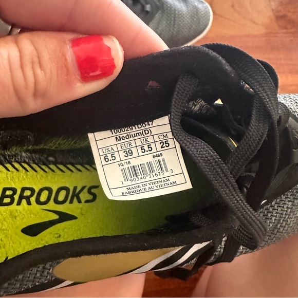 Brooks Speed Neutral Spikes - Picture 6 of 6